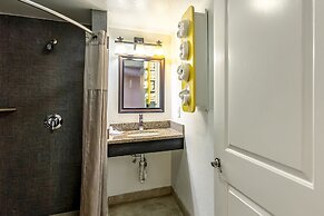 Motel 6 Elizabeth, NJ - Newark Liberty Intl Airport