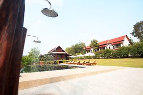 Nam Ou Riverside Hotel & Resort