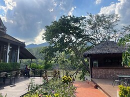 Nam Ou Riverside Hotel & Resort