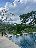 Nam Ou Riverside Hotel & Resort