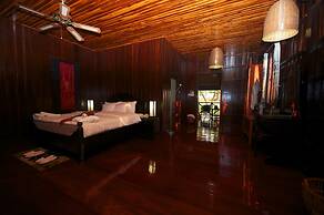 Nam Ou Riverside Hotel & Resort