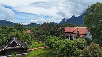 Nam Ou Riverside Hotel & Resort