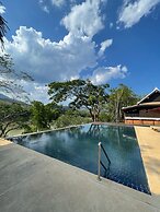 Nam Ou Riverside Hotel & Resort