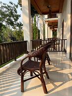 Nam Ou Riverside Hotel & Resort