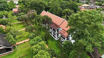 Nam Ou Riverside Hotel & Resort