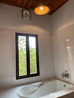 Nam Ou Riverside Hotel & Resort