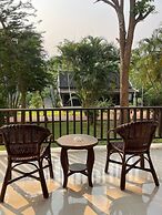 Nam Ou Riverside Hotel & Resort