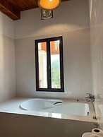 Nam Ou Riverside Hotel & Resort