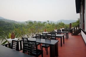 Nam Ou Riverside Hotel & Resort