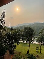 Nam Ou Riverside Hotel & Resort