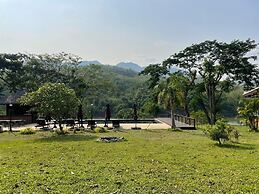 Nam Ou Riverside Hotel & Resort