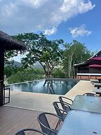 Nam Ou Riverside Hotel & Resort