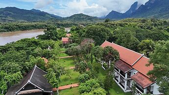 Nam Ou Riverside Hotel & Resort