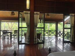 Nam Ou Riverside Hotel & Resort