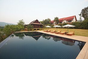 Nam Ou Riverside Hotel & Resort