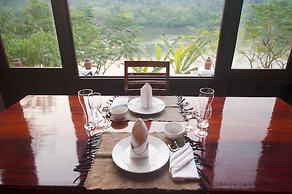 Nam Ou Riverside Hotel & Resort