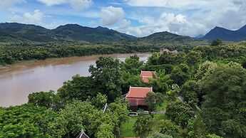Nam Ou Riverside Hotel & Resort