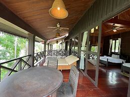 Nam Ou Riverside Hotel & Resort