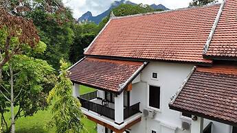 Nam Ou Riverside Hotel & Resort