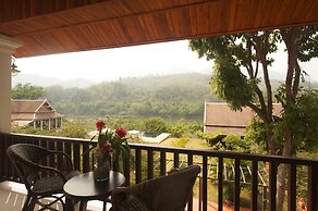 Nam Ou Riverside Hotel & Resort