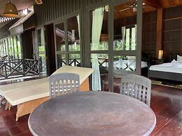 Nam Ou Riverside Hotel & Resort