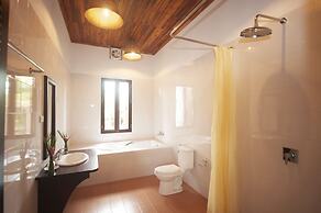 Nam Ou Riverside Hotel & Resort