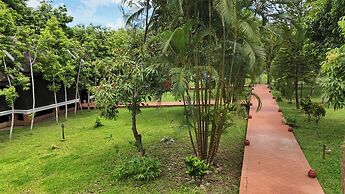 Nam Ou Riverside Hotel & Resort