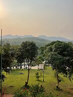 Nam Ou Riverside Hotel & Resort