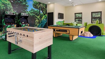 Monomotapa Village at Legend Golf & Safari Resort