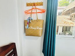 Miss Hong House