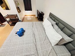 Miss Hong House