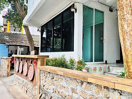Miss Hong House