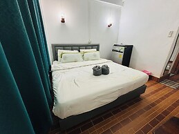 Miss Hong House