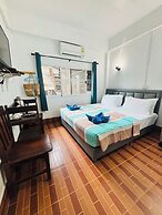 Miss Hong House