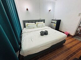 Miss Hong House