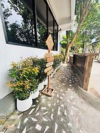 Miss Hong House