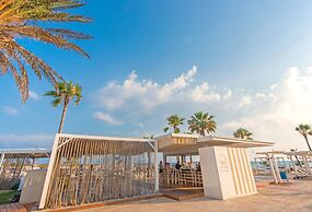 Dome Beach Marina Hotel & Resort