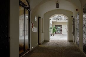 Stradonia Serviced Apartments