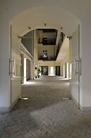 Stradonia Serviced Apartments