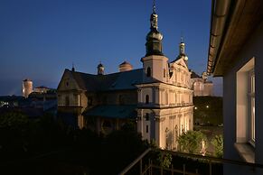 Stradonia Serviced Apartments