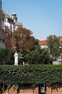 Stradonia Serviced Apartments