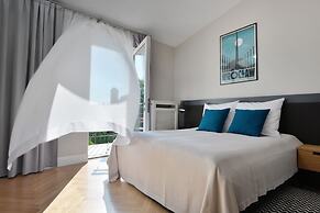 Stradonia Serviced Apartments