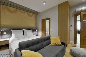 Stradonia Serviced Apartments