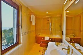 Hotel Emirhan Palace