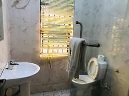 Mayors & Diplomat Suites Opebi