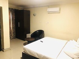 Mayors & Diplomat Suites Opebi