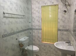 Mayors & Diplomat Suites Opebi