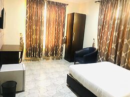 Mayors & Diplomat Suites Opebi