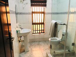 Mayors & Diplomat Suites Opebi