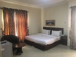 Mayors & Diplomat Suites Opebi